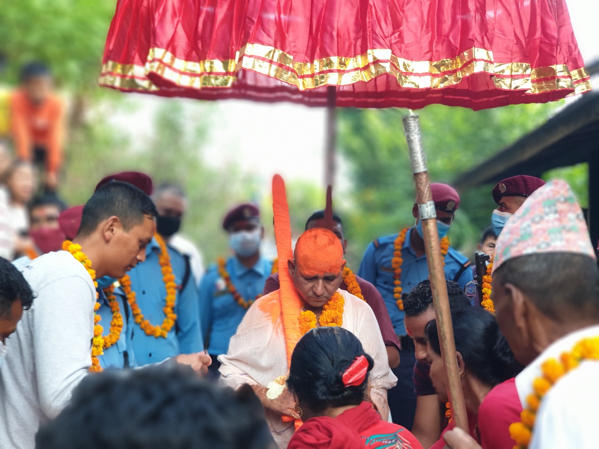 तनहुँको बन्दिपुरमा हरेक वर्ष फूलपातीको दिन हुने खड्ग जात्रा। तस्बिर: प्रभाकर गौतम/सेतोपाटी